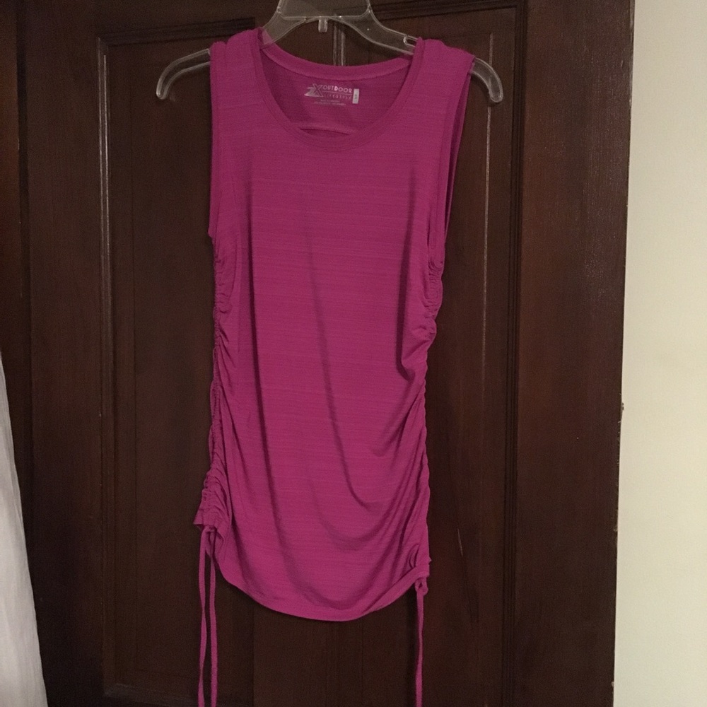 NWOT pink workout top